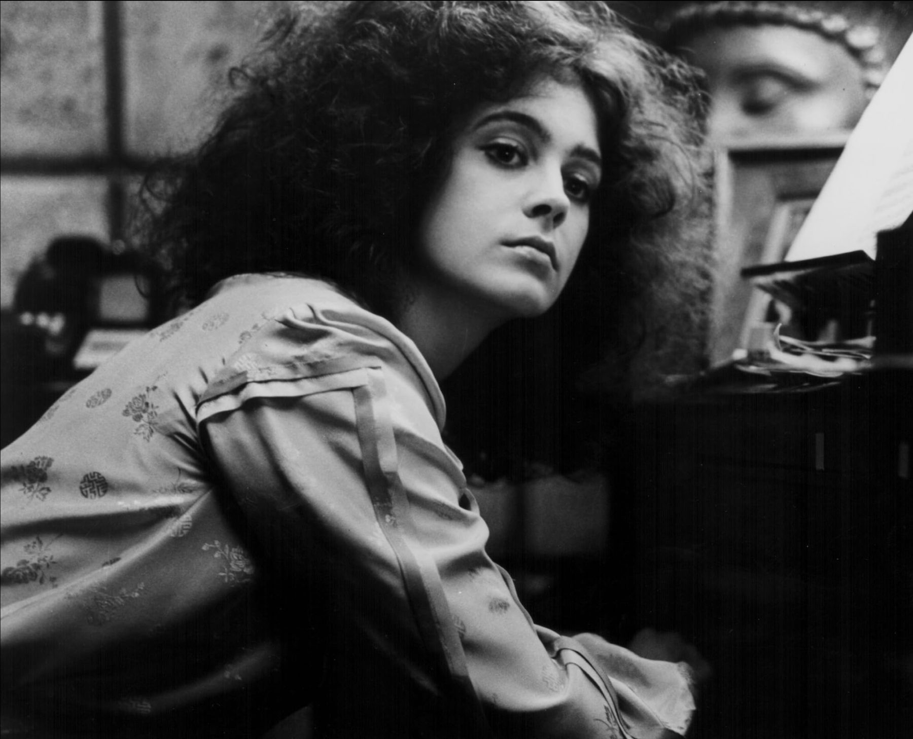 Sean Young as Rachael at the piano in Blade Runner, 1982